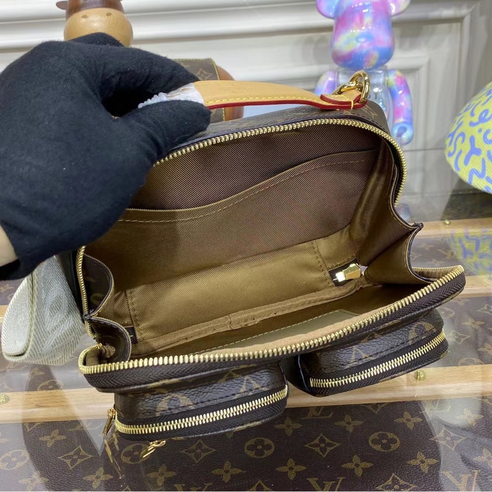 💌Louis Vuitton Utility Crossbody Bag - Picture 7 of 9